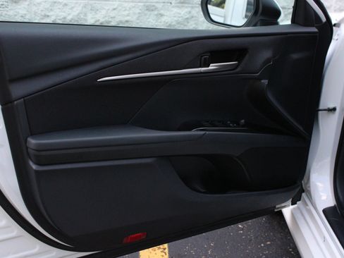 Used 2025 Toyota Camry LE FWD image 13