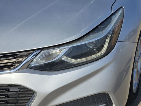 Used 2017 Chevrolet Cruze LT image 11