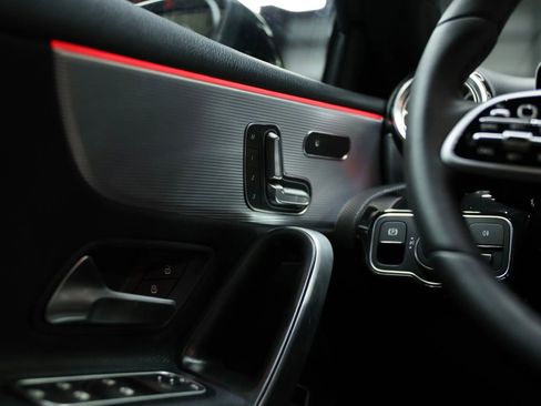 Used 2020 Mercedes-Benz A 220 image 38