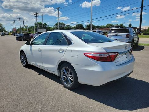 Used 2017 Toyota Camry SE FWD image 3