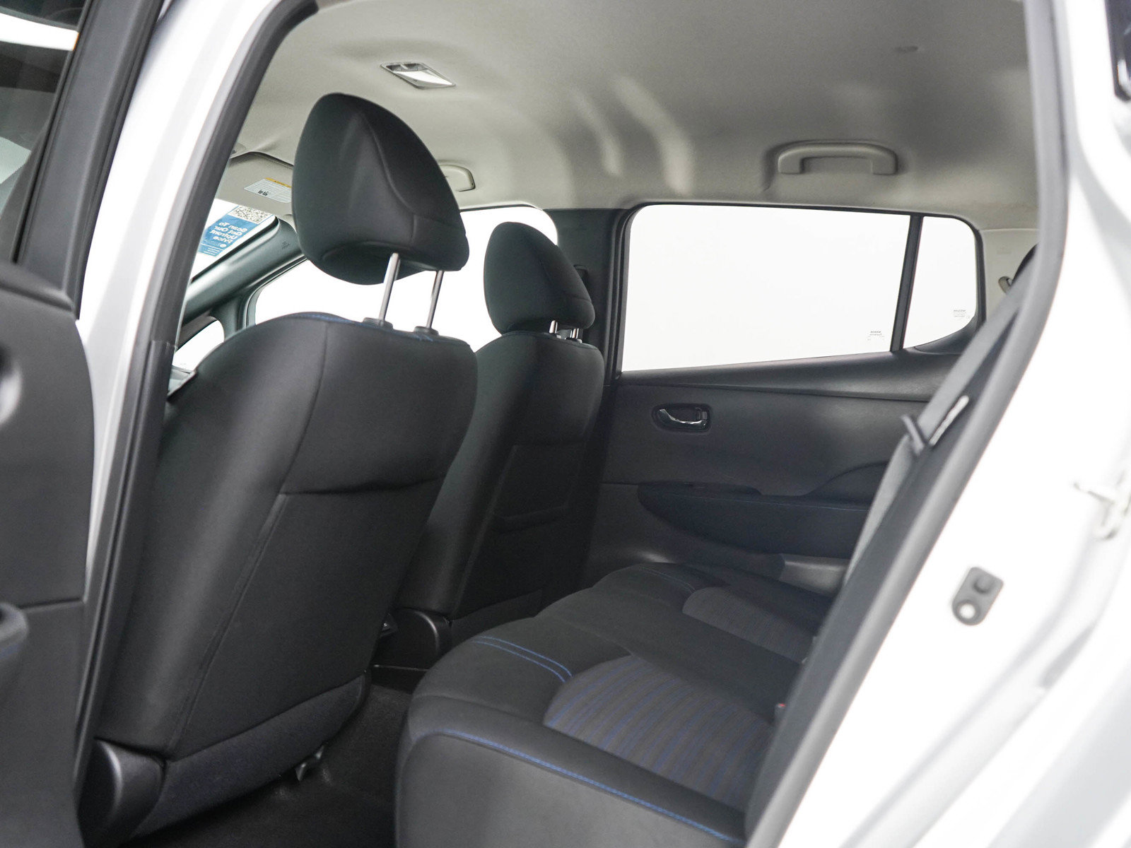 Used 2022 Nissan Leaf SV FWD image 17