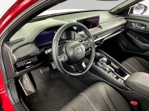 Used 2025 Honda Accord Sport image 16
