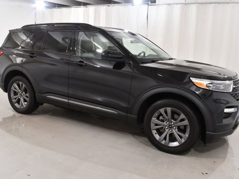 Used 2022 Ford Explorer XLT w/ Equipment Group 202A AWD/4WD image 5