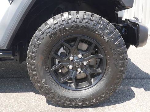 Used 2025 Jeep Wrangler Sport AWD/4WD image 10