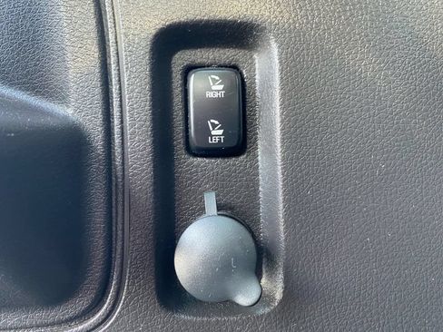 Used 2013 Ford Edge SEL FWD image 33