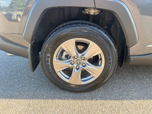 Certified 2025 Toyota RAV4 LE AWD/4WD image 27