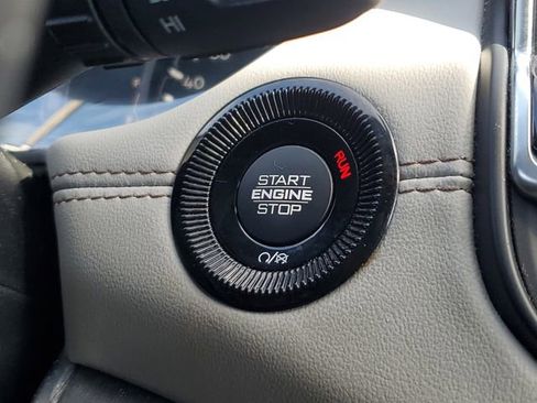 Used 2023 Jeep Compass Limited image 29