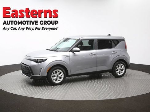 Used 2023 Kia Soul LX w/ Option Group 015 FWD image 57