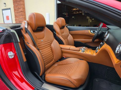 Used 2014 Mercedes-Benz SL 550 image 35