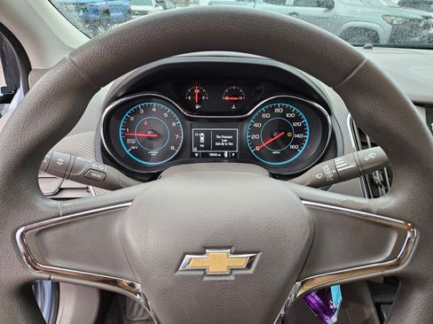 Used 2017 Chevrolet Cruze LS image 20