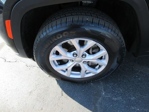Used 2022 Jeep Grand Cherokee L Limited AWD/4WD image 14