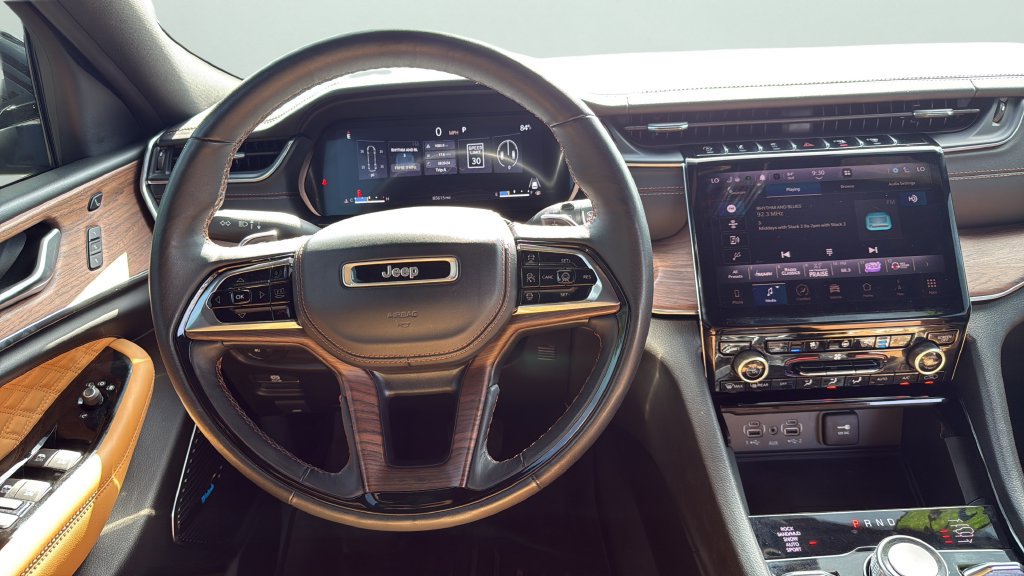 Used 2023 Jeep Grand Cherokee L Summit w/ Advanced Protech Group IV AWD/4WD image 22