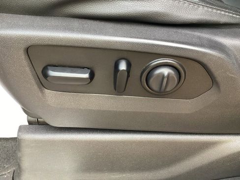 Used 2019 Chevrolet Silverado 1500 LTZ image 16