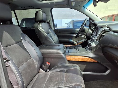 Used 2017 Chevrolet Suburban Premier RWD image 25