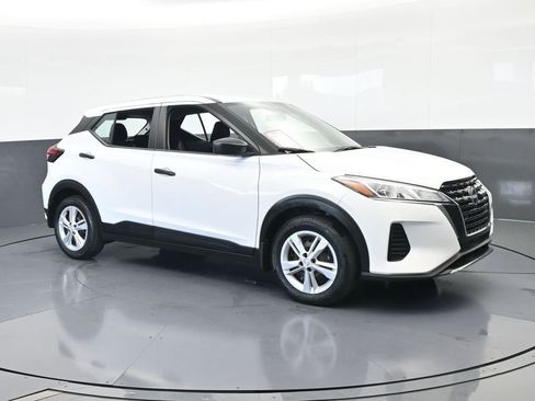 Used 2025 Nissan Kicks Play S image 8