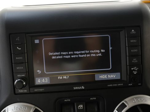 Used 2015 Jeep Wrangler Unlimited Rubicon w/ Connectivity Group AWD/4WD image 46