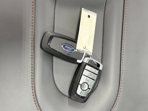Used 2025 Ford Expedition Active AWD/4WD image 42