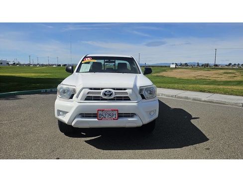 Used 2014 Toyota Tacoma 2WD Regular Cab image 2
