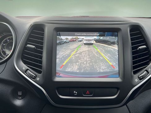 Used 2020 Jeep Cherokee Trailhawk w/ Cold Weather Group image 14