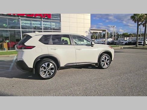 Used 2023 Nissan Rogue SV image 34