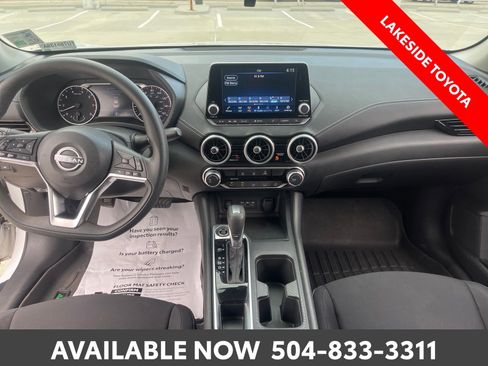 Used 2025 Nissan Sentra SV FWD image 21