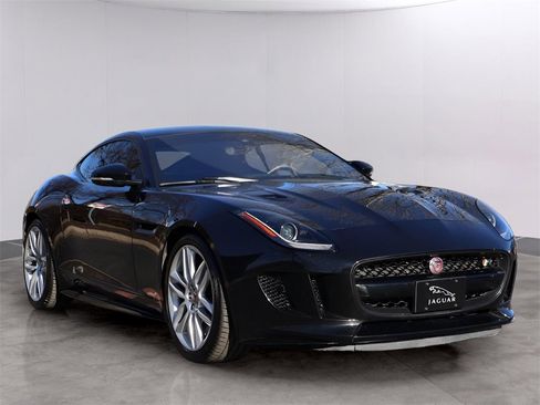 Used 2017 Jaguar F-TYPE R image 3