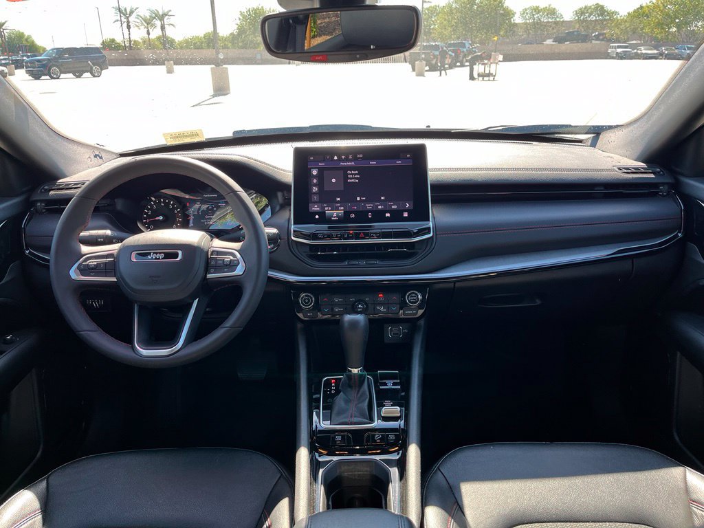 Certified 2025 Jeep Compass Trailhawk AWD/4WD image 13