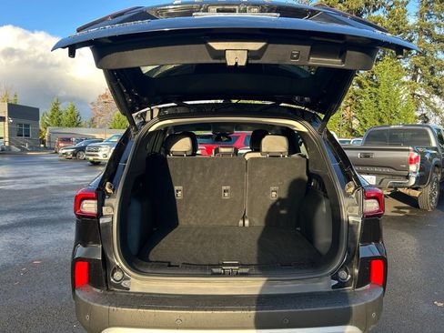 Used 2024 Ford Escape Platinum image 24