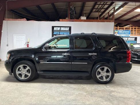 Used 2012 Chevrolet Tahoe LTZ AWD/4WD image 9