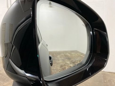 Used 2024 Volvo XC90 T8 Plus w/ Protection Package Premier AWD/4WD image 96