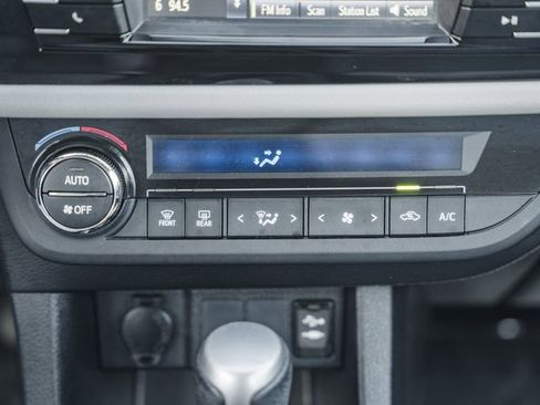 Used 2016 Toyota Corolla LE image 19