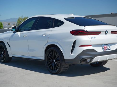 New 2026 BMW X6 xDrive40i w/ Climate Comfort Package image 7
