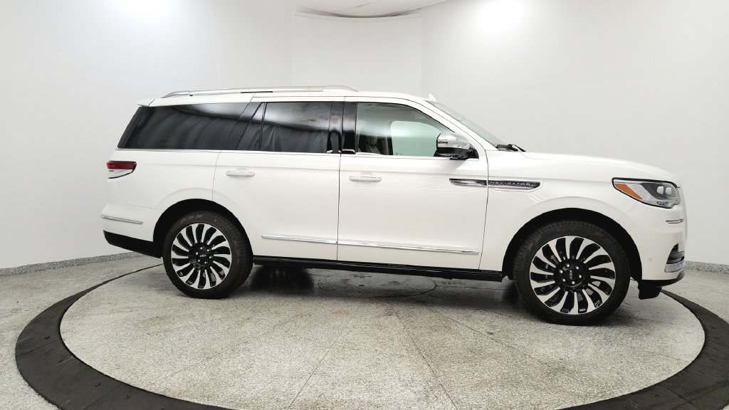 Used 2024 Lincoln Navigator Black Label AWD/4WD image 6
