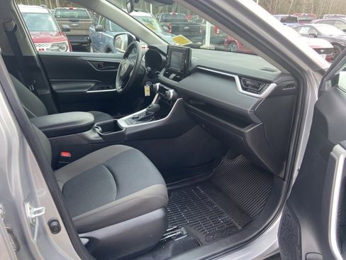 Used 2022 Toyota RAV4 LE image 23