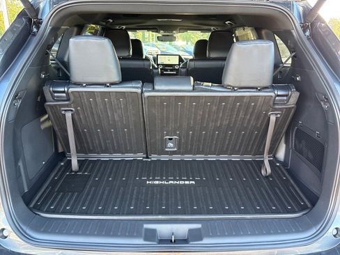 New 2025 Toyota Highlander XSE image 28