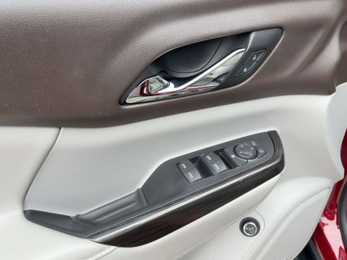 Used 2017 GMC Acadia SLT image 13