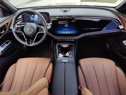 New 2026 Mercedes-Benz E 350 4MATIC Sedan image 7