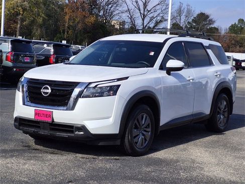 Certified 2025 Nissan Pathfinder SV w/ Cargo Package image 3