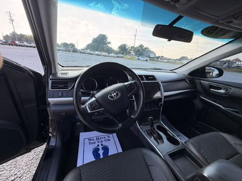 Used 2015 Toyota Camry SE FWD image 11