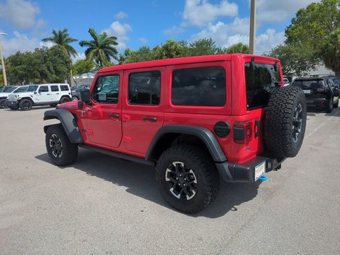 Used 2025 Jeep Wrangler Unlimited Rubicon 4xe w/ Convenience Group AWD/4WD image 8