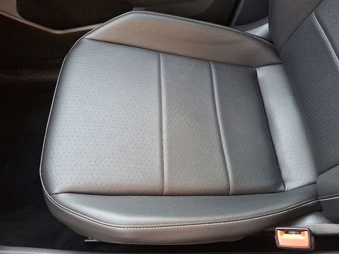 Used 2021 Volkswagen Tiguan SE image 25