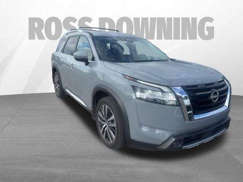 Used 2022 Nissan Pathfinder Platinum w/ Cargo Package FWD image 3