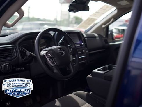 Used 2023 Nissan Titan SV AWD/4WD image 8
