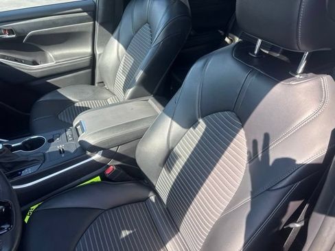 Used 2022 Toyota Highlander XSE FWD image 25