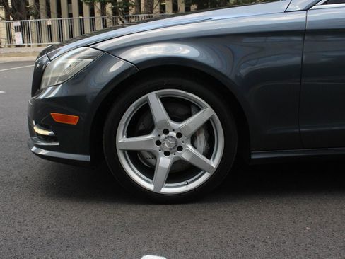 Used 2013 Mercedes-Benz CLS 550 w/ Premium I Pkg image 11