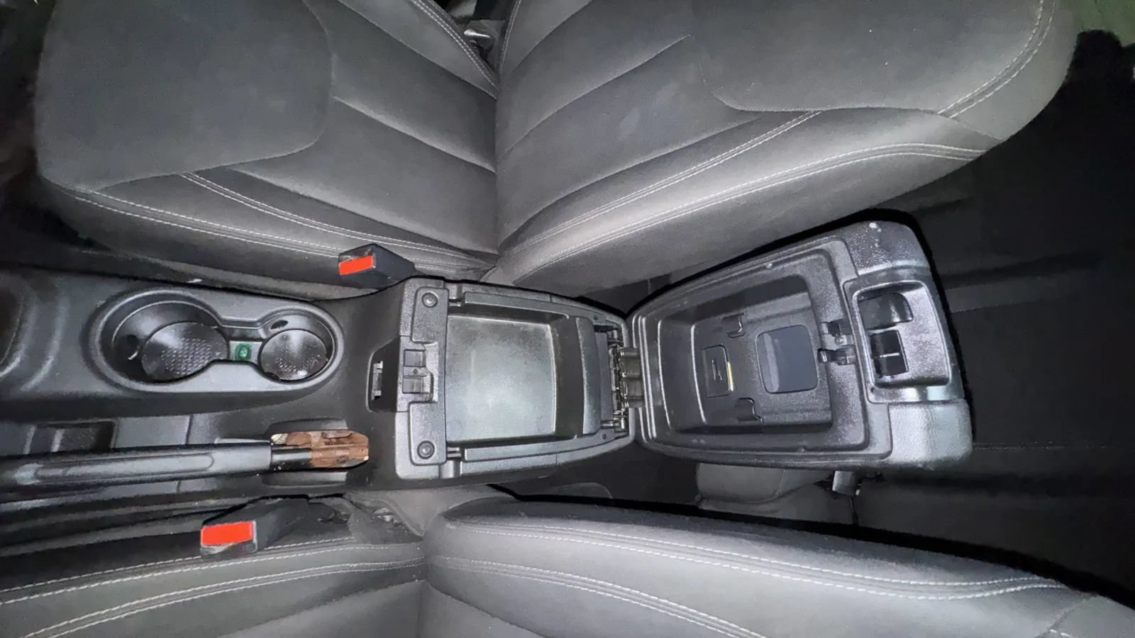 Used 2018 Jeep Wrangler Unlimited Sahara w/ Connectivity Group AWD/4WD image 14