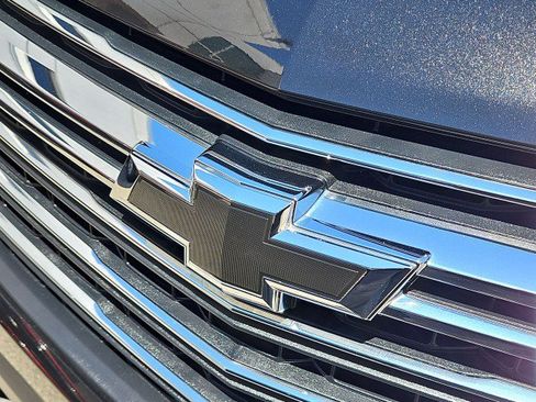 Used 2023 Chevrolet Traverse LT FWD image 30