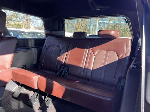 Used 2022 Ford Expedition Limited image 19
