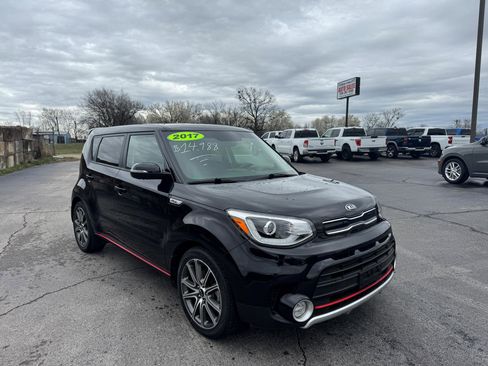 Used 2017 Kia Soul ! w/ Tech Package image 1