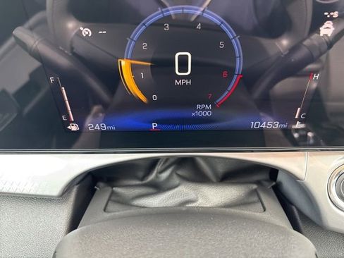 Used 2025 Chevrolet Trax LT FWD image 19